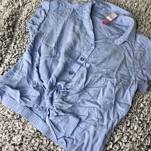 Blue cropped top with knot ✨